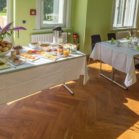 Familienhotel Schloss Leizen Bioverpflegung 外观 照片